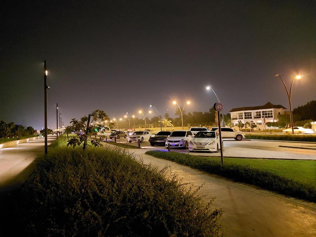 Al Corniche Hotel Sharjah Buitenkant foto