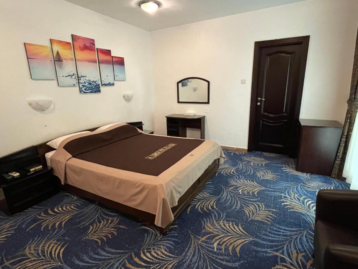 Al Corniche Hotel Sharjah Buitenkant foto