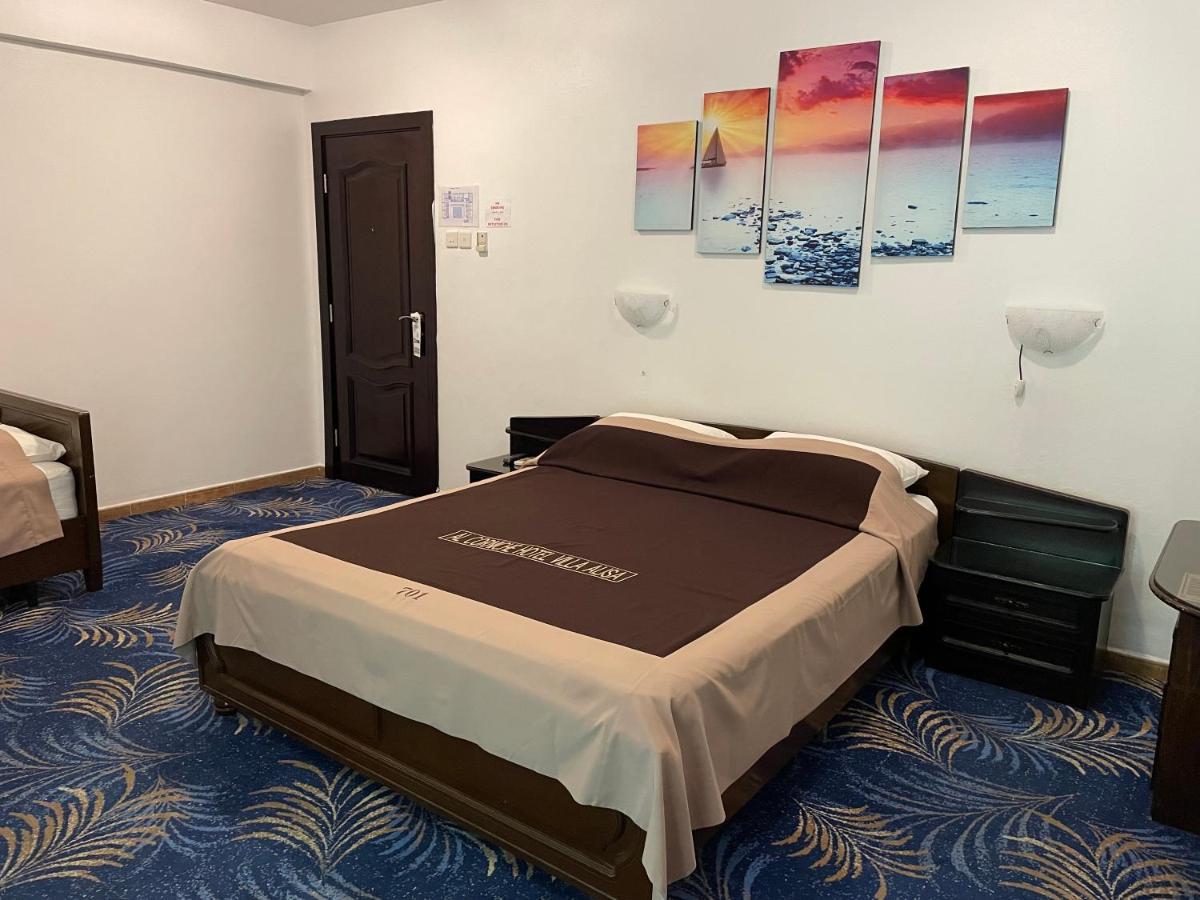 Al Corniche Hotel Sharjah Buitenkant foto