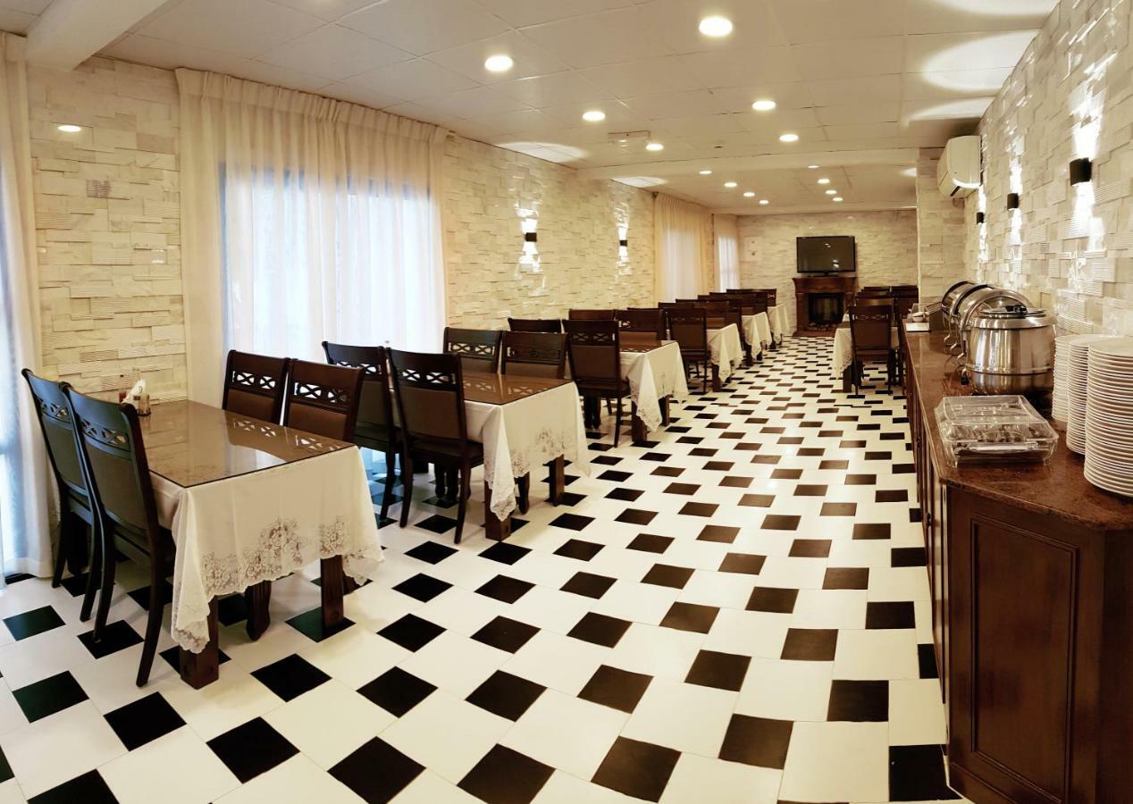 Al Corniche Hotel Sharjah Buitenkant foto