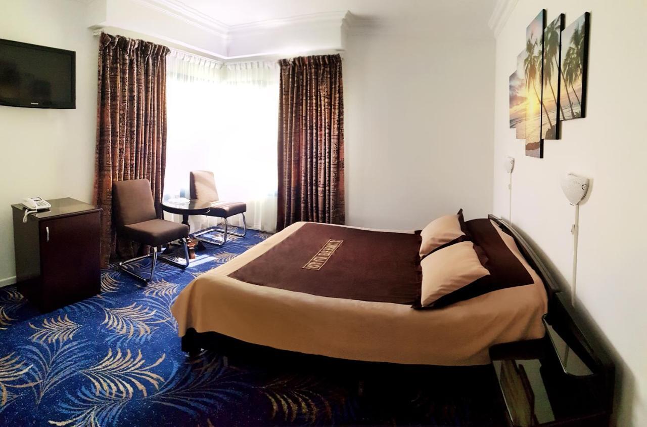 Al Corniche Hotel Sharjah Buitenkant foto