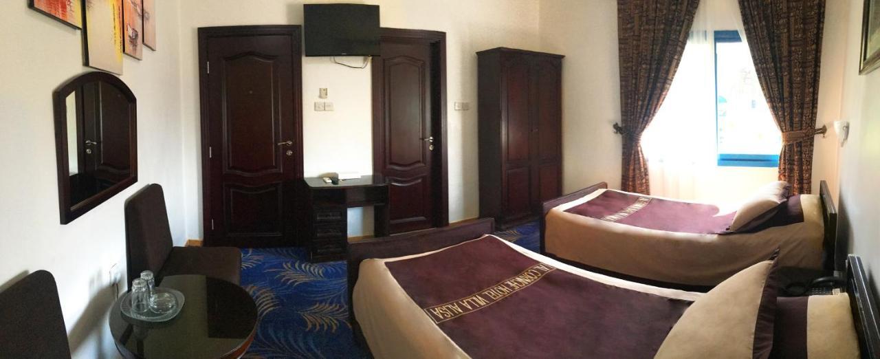 Al Corniche Hotel Sharjah Buitenkant foto